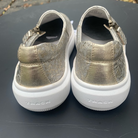 Trask metallic  snakeskin zippered slip ons women’s size 7 - Picture 5 of 6